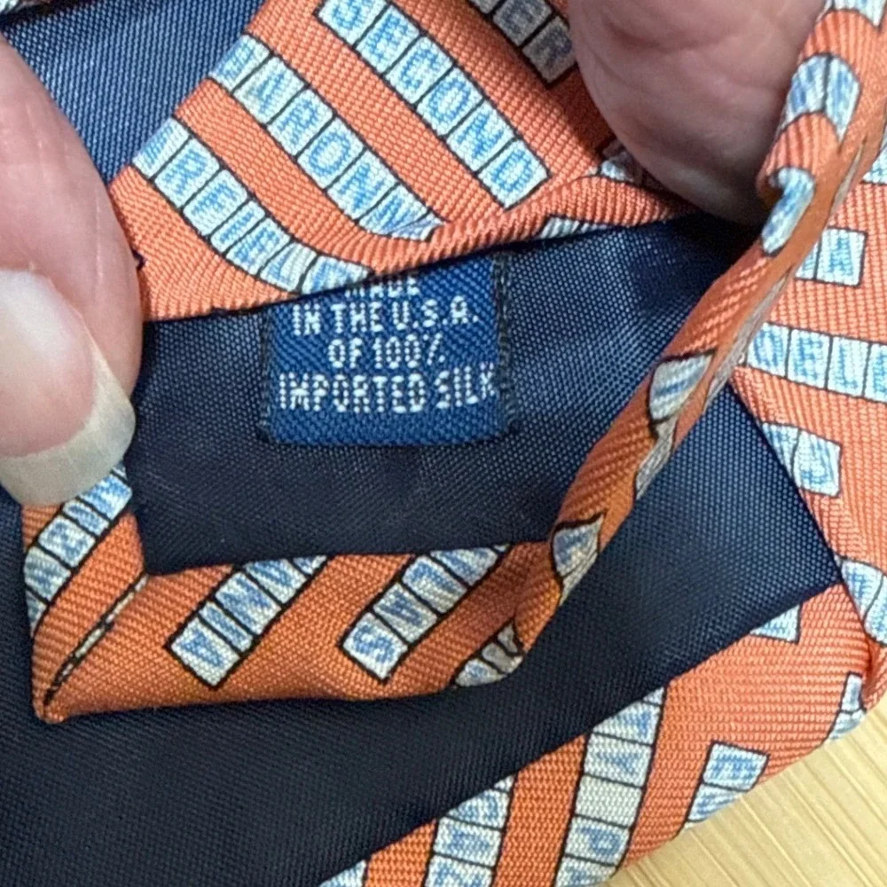 Vineyard Vines Perlis Necktie Orange New Orleans Street Sign Print 100% Silk USA